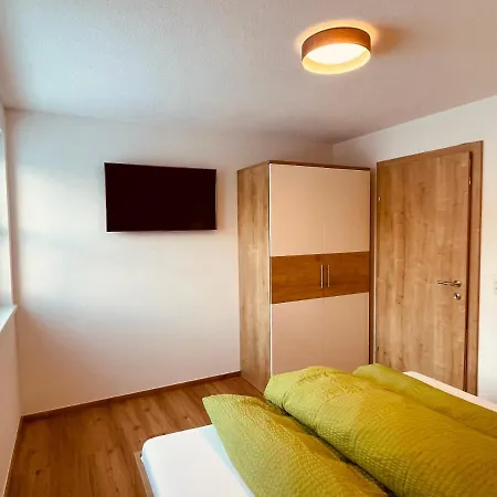 Gaestehaus Lehner-au Apartamento Längenfeld